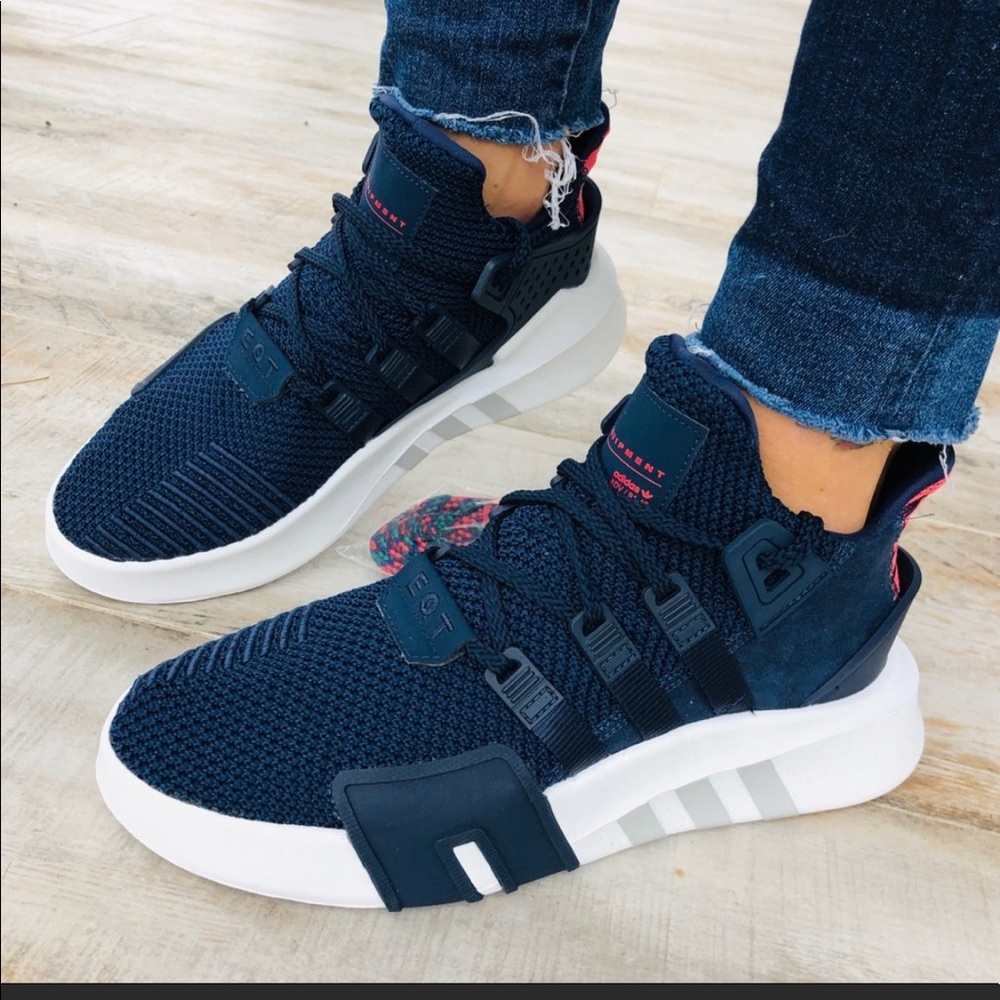 Adidas great comfy navy blue size 7 men’s